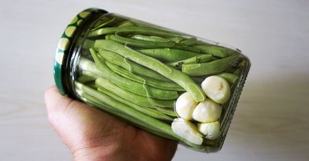 Marynowana fasolka szparagowa. Przepis na letni hit na zimę