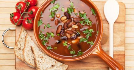 Zupa fasolowa, rybna i grochówka - ile mają kalorii?