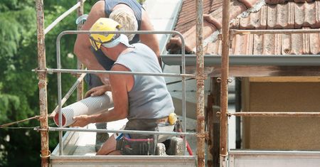 Brakuje rąk do pracy. Rząd jednak woli postawić na bezrobotnych i bykowe niż na imigrantów