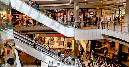 "Naród się błąka. Zamknięty Lidl, zamknięta Biedronka". Odwiedzanie zamkniętych galerii to smutny znak czasu