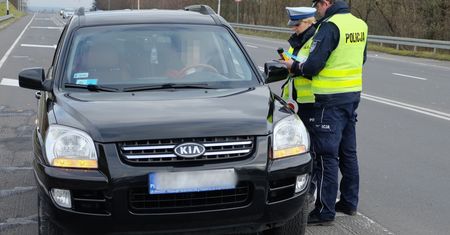 Zabieranie prawa jazdy za prędkość niekonstytucyjne? Posłowie chcą zmiany w przepisach