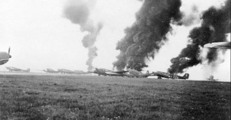 Junkersy w ogniu. Armia Krajowa w walce z Luftwaffe