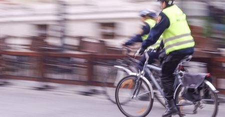 Wielkopolska. Mężczyzna leżał na drodze w kamizelce odblaskowej. Nie przeżył