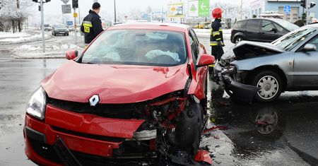 Auto zastępcze na koszt ubezpieczyciela czy poszkodowanego? Coraz więcej spraw trafia do sądu