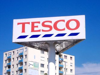 Tesco zamyka kilka sklepów, w pozostałych zmniejsza zatrudnienie