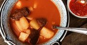 Zupa gulaszowa, czyli tradycyjne węgierskie danie
