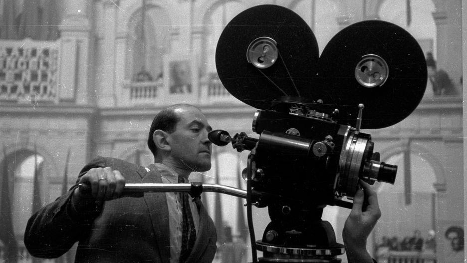 Piotr Gliński ogłasza koniec "Polskiej Kroniki Filmowej"
