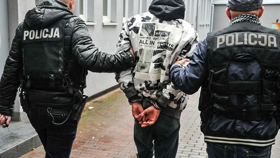 Policjanci z Komendy Miejskiej Policji w Gorzowie zatrzymali do sprawy dwóch 18-latków