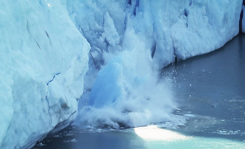 Grenlandia topnieje w oczach. Poziom oceanów podnosi się coraz szybciej