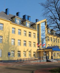 Przewodnicząca Rady Powiatu głosowała na dwie ręce. "Przez pomyłkę"