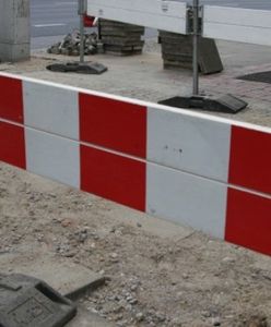 Wrocław: utrudnienia drogowe – zapadł się fragment ulicy Dworcowej