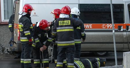 Kałuszyn: koparka uszkodziła gazociąg. Ewakuowano pobliską szkołę i przedszkole