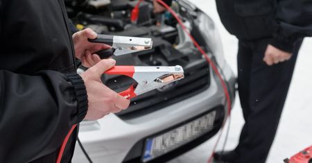 Przyczyny, przez które auto może nie odpalić na mrozie