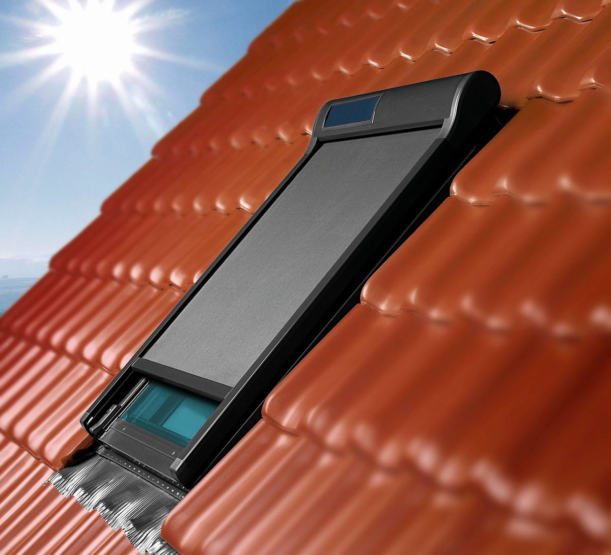8 razy skuteczniejsza ochrona przed nagrzewaniem. Nowa generacja markiz do okien dachowych AMZ Solar i AMZ Z-Wave
