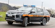 Pijany kierowca wjechał do rowu przy szlaku kolejowym. Pomocy udzielili mu funkcjonariusze SOK