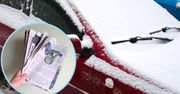 Teraz niezbędnym wyposażeniem mojego auta są stare gazety. Zimą oszczędzają sporo nerów