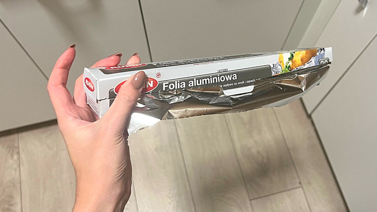 Ukryta funkcja folii aluminiowej. Szkoda, że producenci nie napisali o tym na opakowaniach