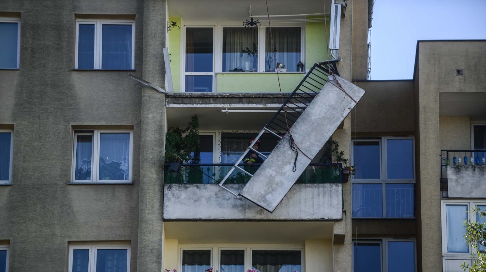 Skaczcie ze mną z balkonu