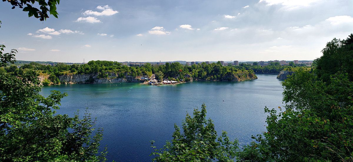 Zalany kamieniołom w Krakowie 