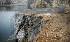 Miała być rewitalizacja, jest dewastacja? Siatki na Zakrzówku zlecił producent siatek. Jest zawiadomienie do prokuratury