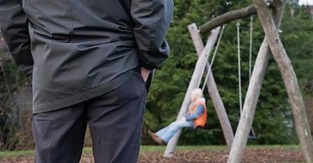 Policja szuka zboczeńca. Obnażał się przed 9-latką
