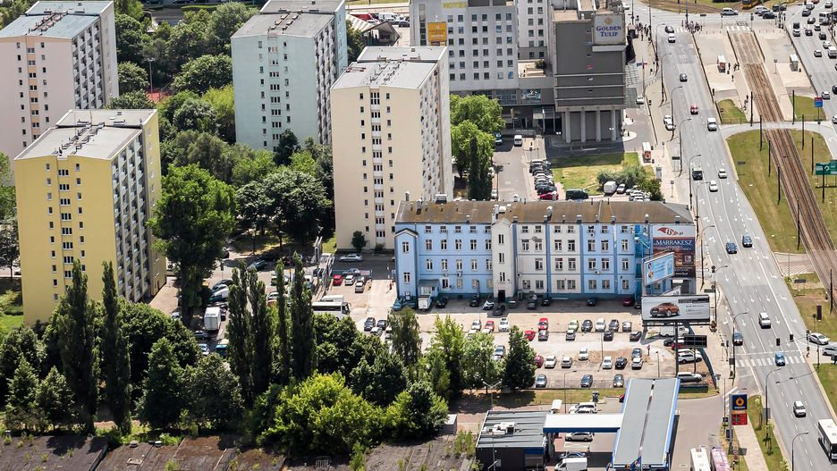 Działkę, na której stoi budynek należący do firmy SREBRNA Sp. z o.o, sprzedaje cypryjska spółka Conarius
