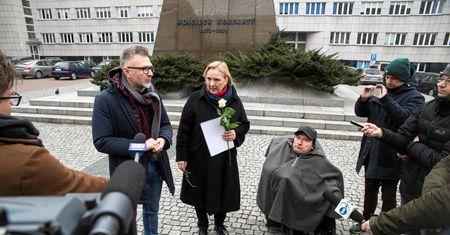 Zdjęcia polityków PO na szubienicach. Jest skarga na "przewlekłość śledztwa"