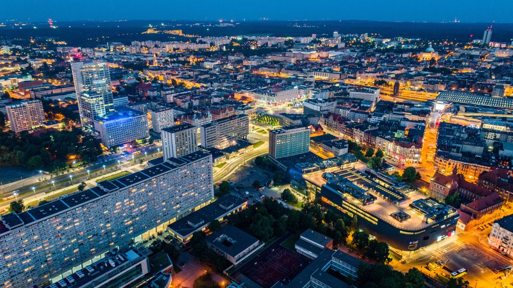 Już nie za granicą. Polacy coraz chętniej zostają na wakacje w kraju