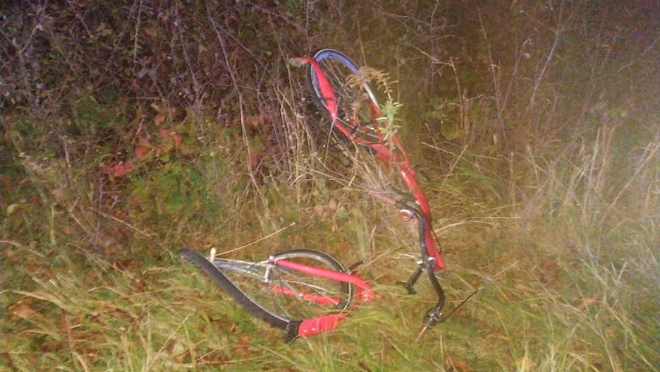 Piotrkowice. 50-latek potrącił na prostej drodze rowerzystów. 17-latka zmarła