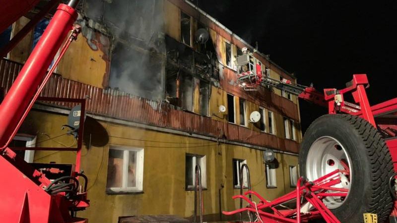 Strażacy przez pięć godzin walczyli z pożarem w Zdzieszowicach