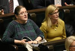 "Tusk na groby się wprasza, by go zauważono". Oburzający wpis Pawłowicz