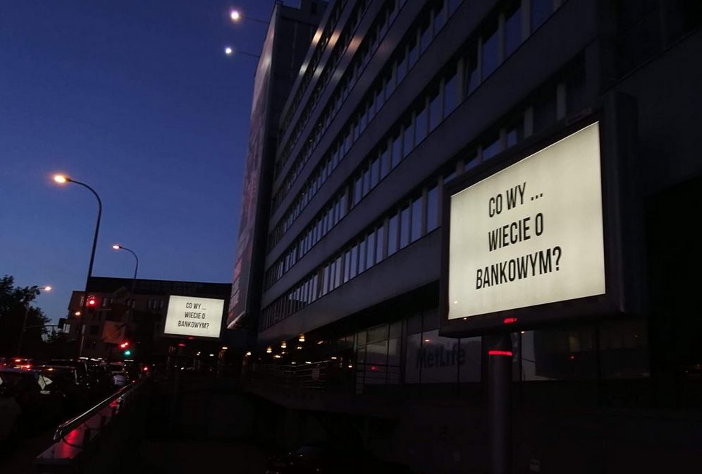 Tajemniczy billboard w Warszawie 