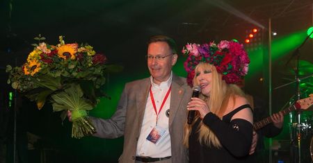 Rodowicz odwołała Opole z powodu żałoby i względów politycznych. W tym czasie zagrała inny koncert