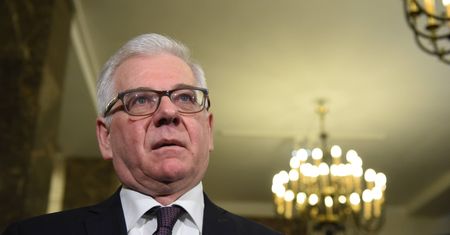 Timmermans po spotkaniu z Czaputowiczem. "Będziemy mieli rozwiązanie ws. praworządności"