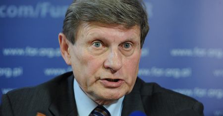 Balcerowicz znowu uderza w PiS. Tym razem za 500+