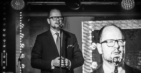 Gdańsk przyznał honorowe odznaczenia. Wśród laureatów Paweł Adamowicz