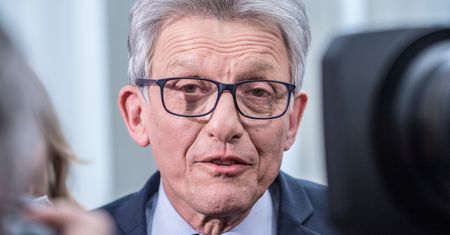 Piotrowicz przyłapany, kiedy cytował fikcyjną książkę jak historyczny dokument. "Co w tym złego?"
