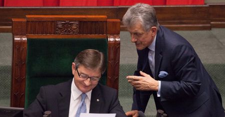 Jakie leki przewoził poseł Piotrowicz samolotem marszałka? Farmaceuci wpadli na trop