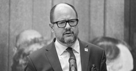 Zmarł Paweł Adamowicz. Prezydent Warszawy ogłosił żałobę. Andrzej Duda również