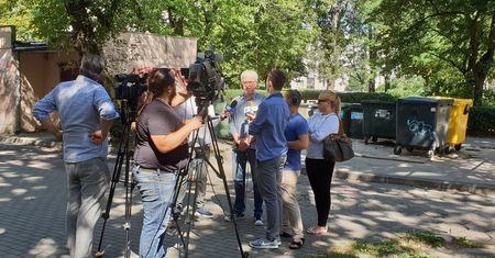 Wojciechowicz o śmieciach na Mokotowie. "To bardzo groźna sytuacja"