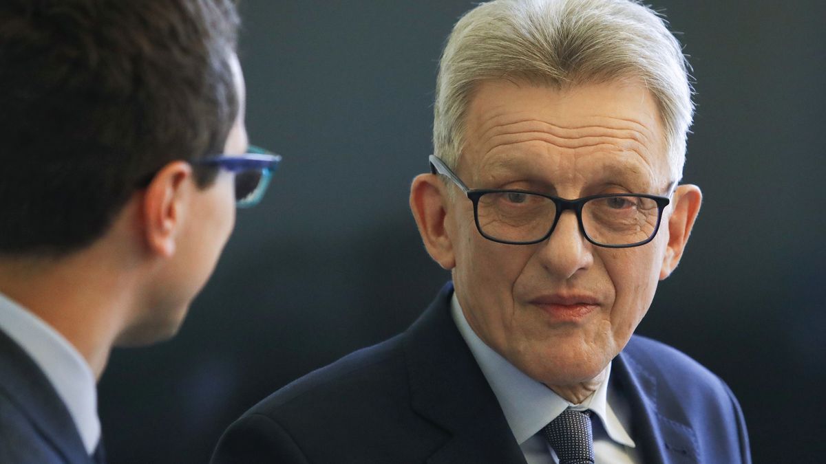 Trybunał Konstytucyjny. Stanisław Piotrowicz zrezygnuje z przejścia na zapowiadaną emeryturę?