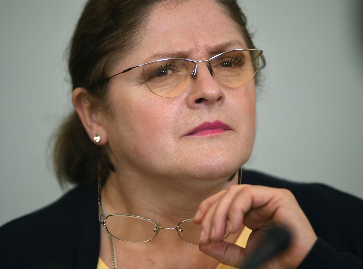 Ostra reakcja na list Krystyny Pawłowicz: Walkę z alkoholizmem proszę zacząć od pilnowania koleżanek