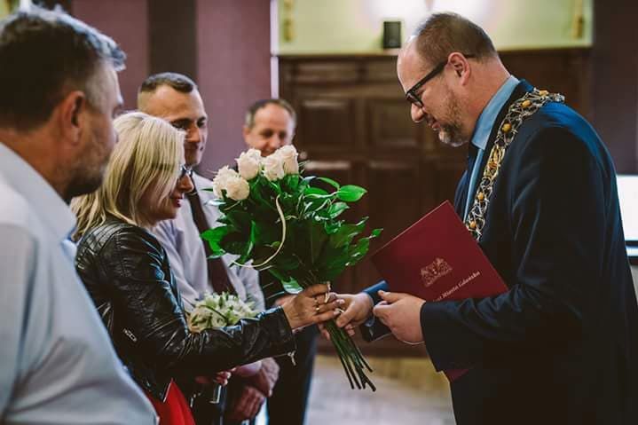 Paweł Adamowicz udzielił im ślubu. "W tamtej chwili czuliśmy się najważniejsi na świecie"