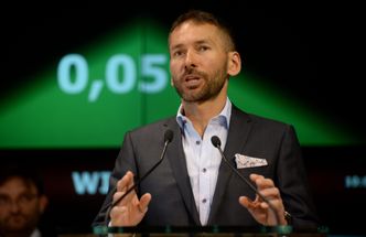 Tysiąc osób nie może odzyskać swoich pieniędzy z funduszu. Tomasz Czechowicz zrobił to przed nimi