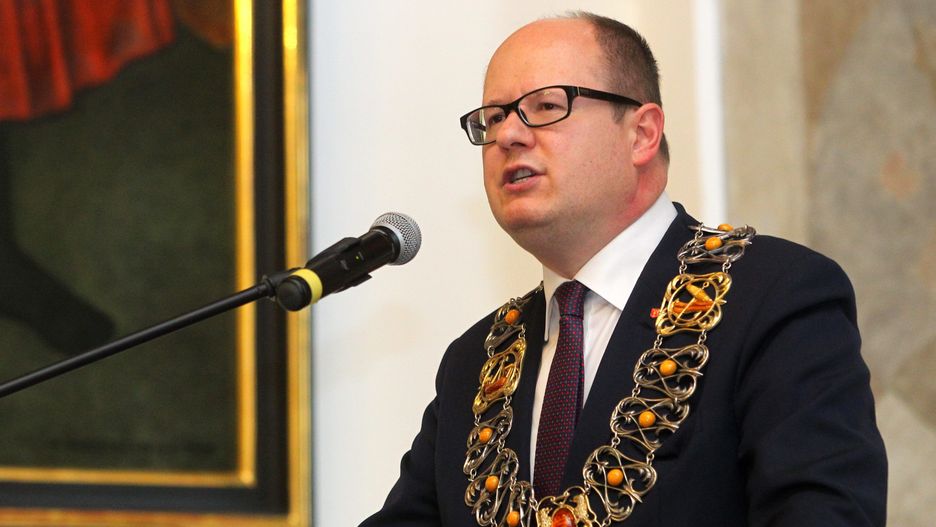 Śp. Paweł Adamowicz. Prezydnet Gdańska został zaatakowany przez nożownika 13 stycznia 2019 roku podczas gdańskiego finału WOŚP. Zmarł następnego dnia.