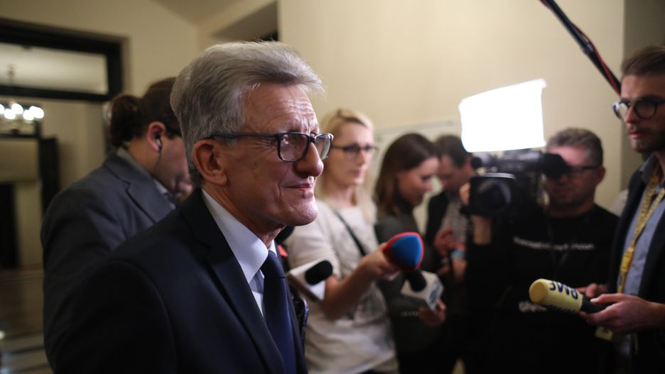 Stanisław Piotrowicz ocenił, że komisja skończyła wiele godzin ciężkich prac nad ustawą o Sądzie Najwyższym