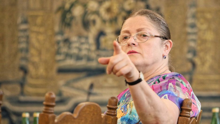 "Chowanie" Krystyny Pawłowicz jest jednym z wyborczych zagrań PiS