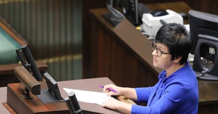 Posłanka PiS dostała wulgarny anonim. Obwinia Władysława Frasyniuka