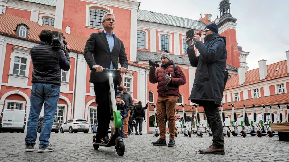 Jacek Jaśkowiak na poznańskim rynku