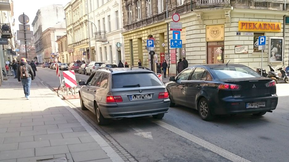 Wjazd do stref A i B w Krakowie bez pozwolenia nie będzie już bezkarny. Ul. Krupnicza.
